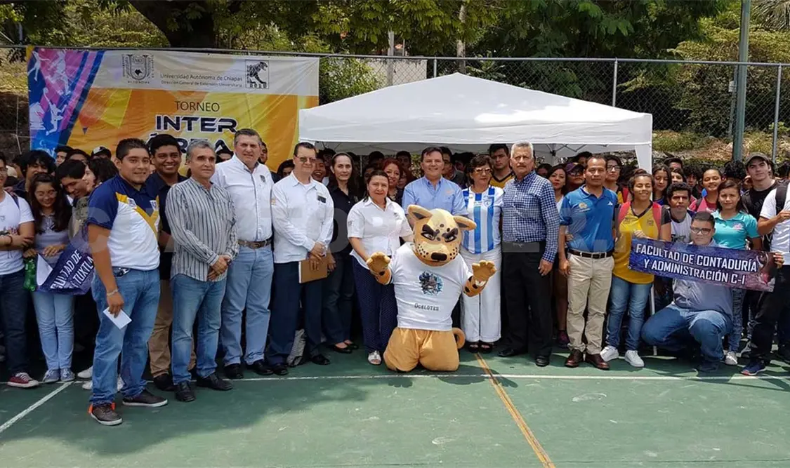 Dan la bienvenida los 675 jóvenes pertenecientes a distintas licenciaturas. CP