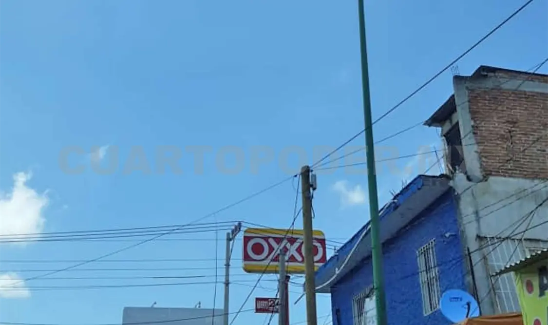 Imágenes de las lámparas encendidas las 24 horas del día. CP