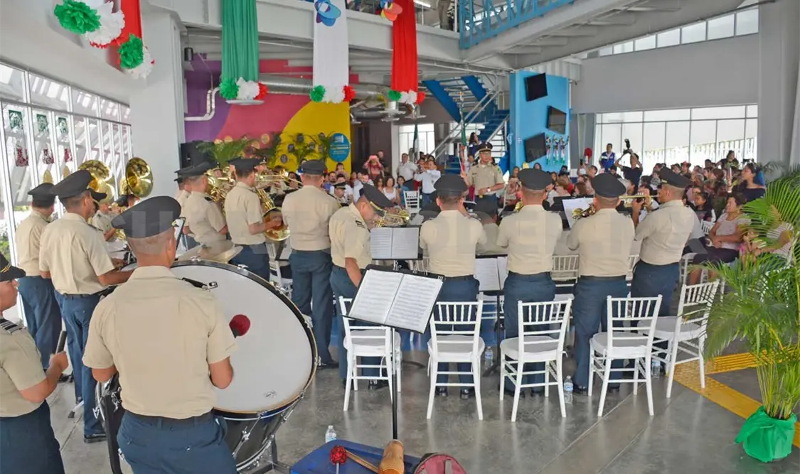 La banda se presentó el 8 de septiembre en el Museo del Niño. Darwin Mendoza