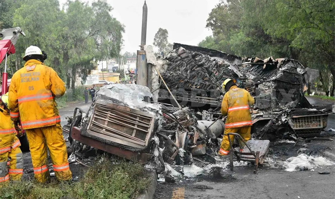 Choque en autopista deja dos muertos