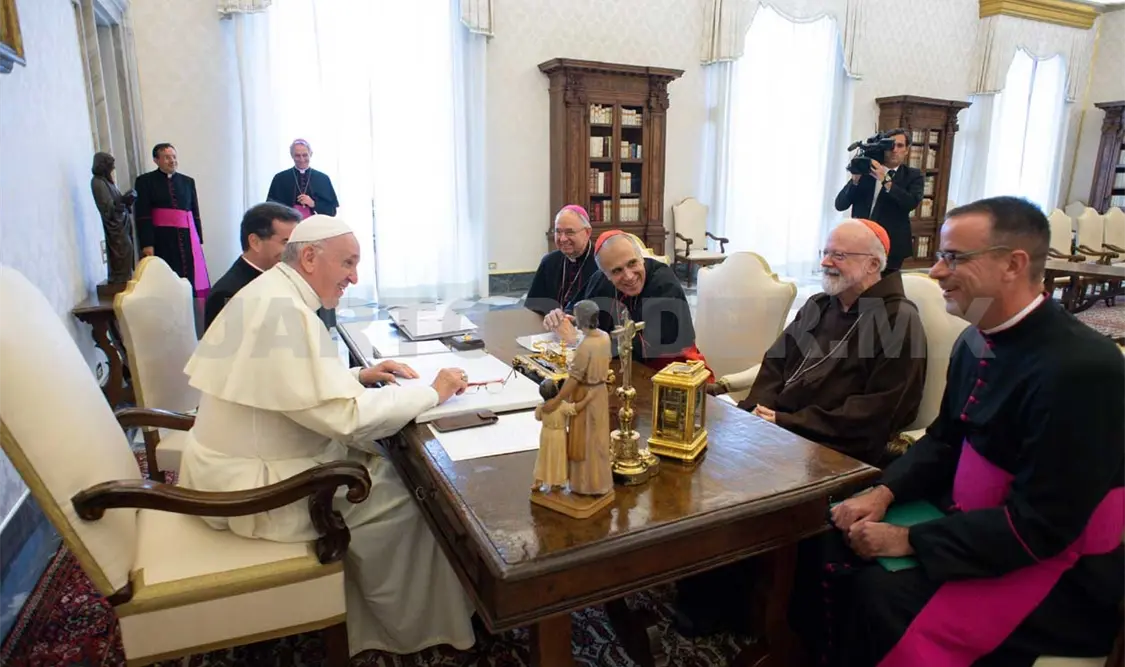 Papa recibe a cúpula de obispos