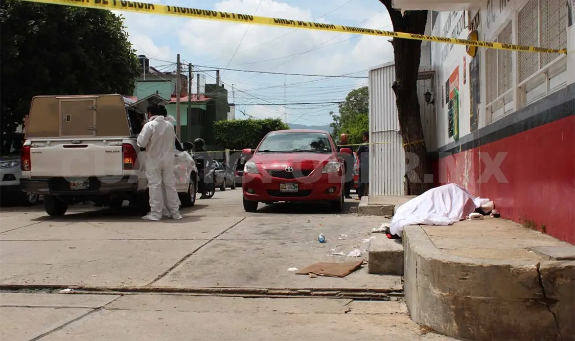 Sujeto es sorprendido por la muerte en la vía pública