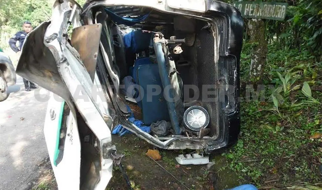 Un muerto y seis heridos en volcadura de colectivo