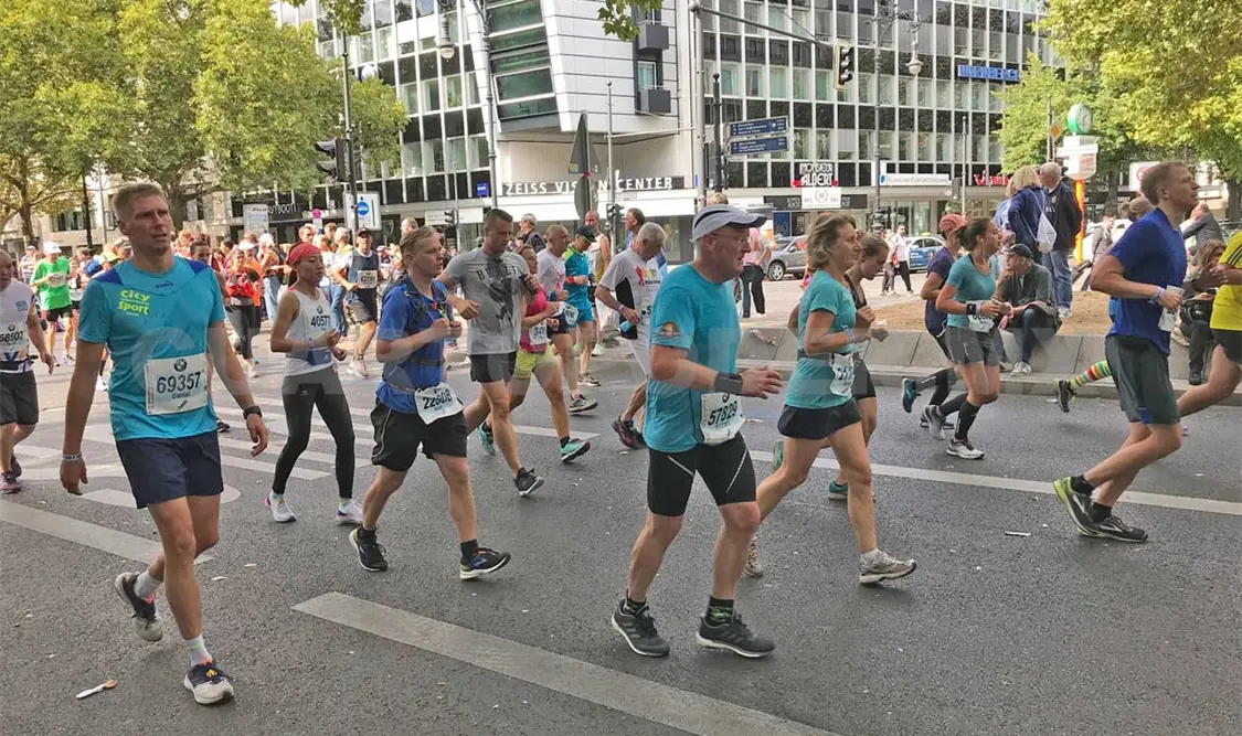 44 mil 389 atletas corrieron en Berlín