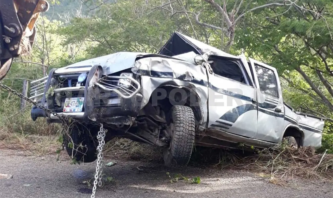 Muere aplastado por su camioneta