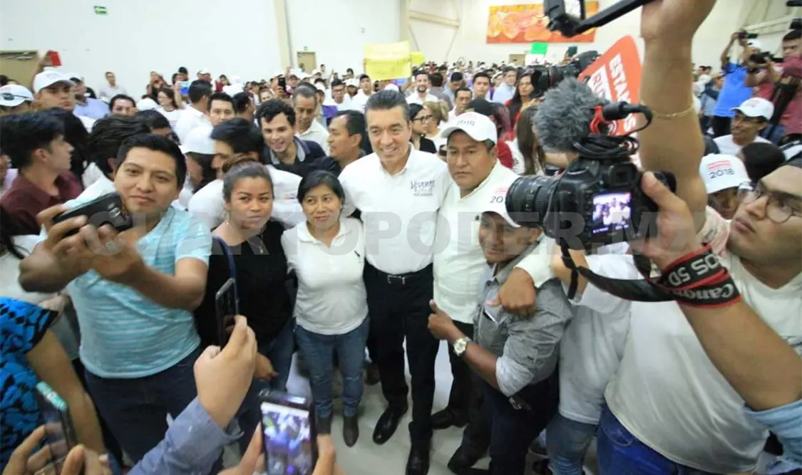 Jóvenes son el presente y futuro de México