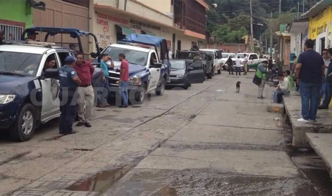 Catrachos atracan Iglesia Adventista