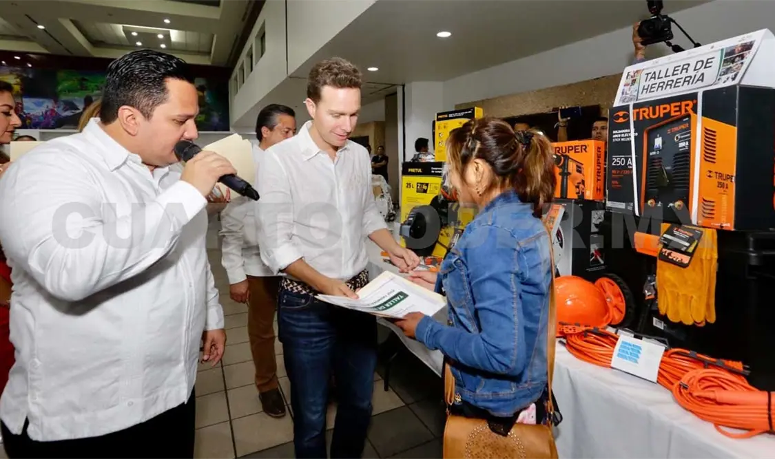 Arranca MVC entrega de maquinaria a repatriados