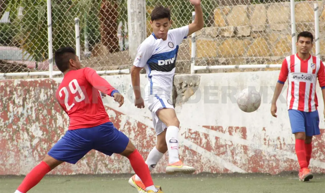 Deportivo FC Solís luce motivado tras haber goleado 6-3 a Deportivo Peñitas y sumar su cuarto triunfo en el certamen. Guillermo Ramos / CP