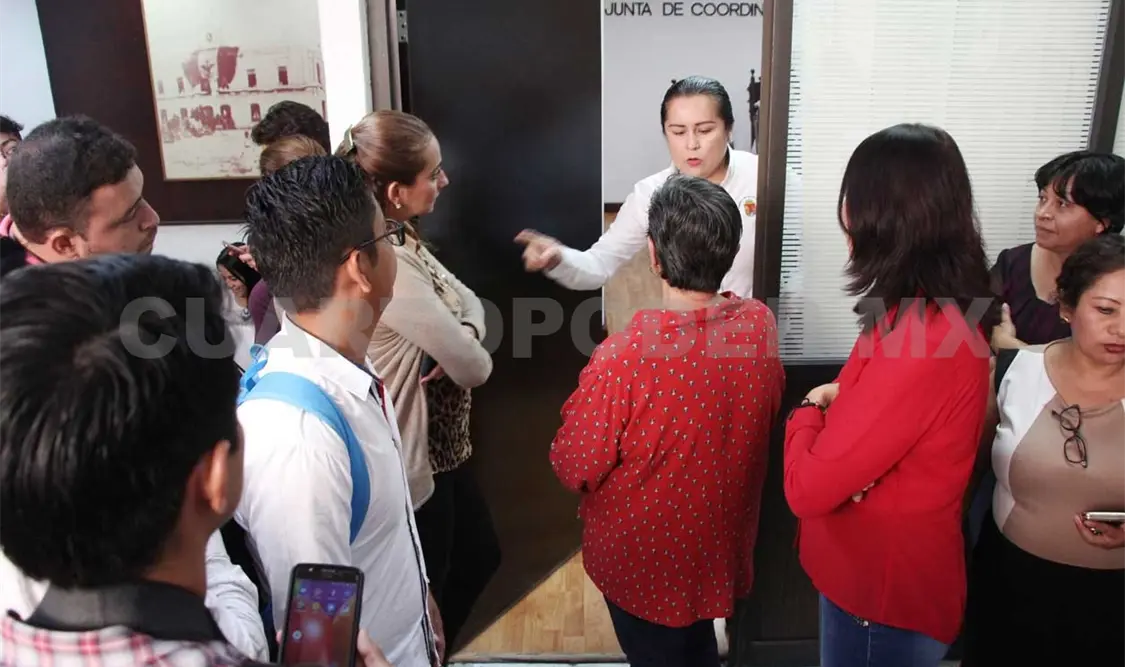 Trabajadores del Congreso reclaman pagos