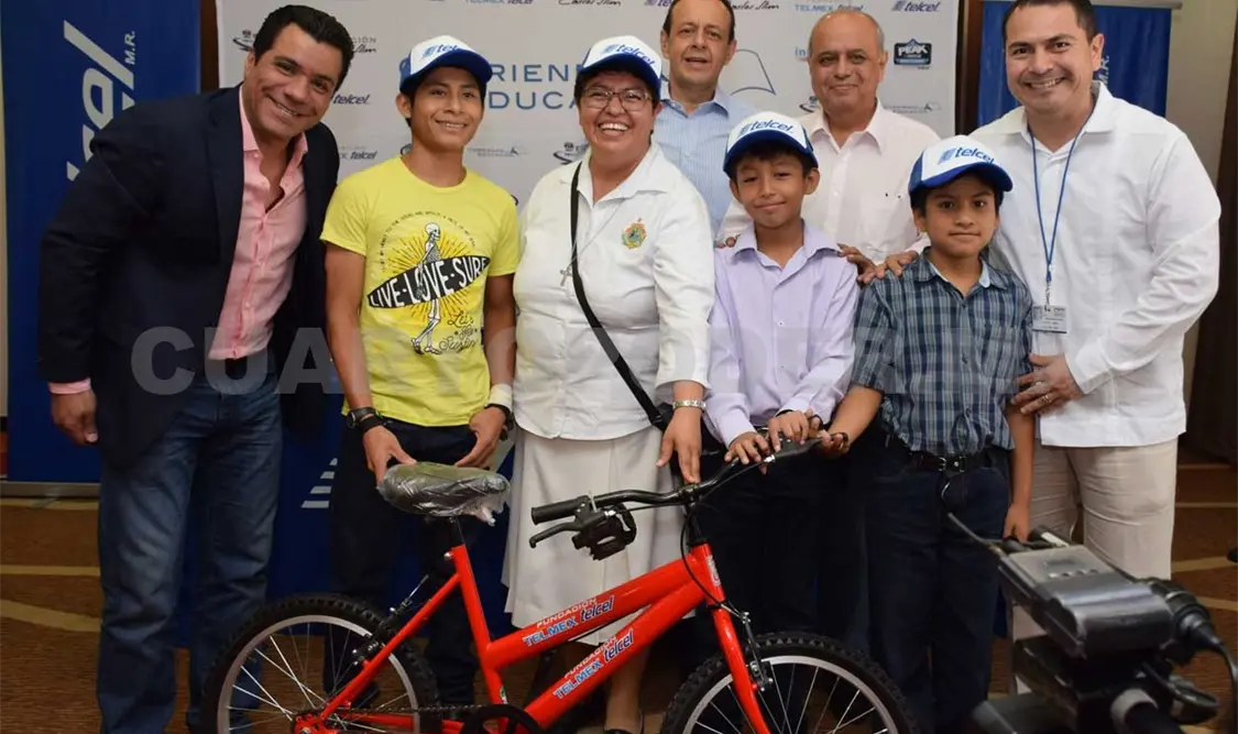 Telcel apoya educación