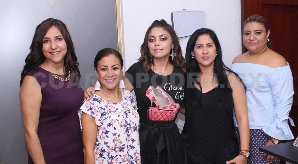 Amigas emprenden proyecto