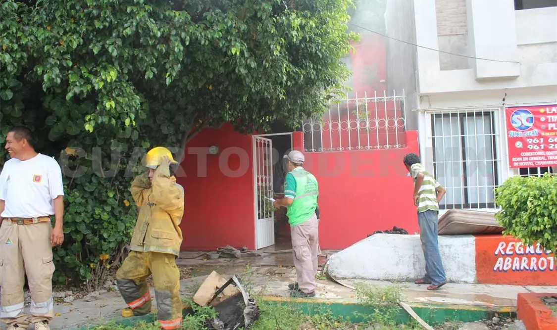 Cortocircuito provoca incendio en vivienda