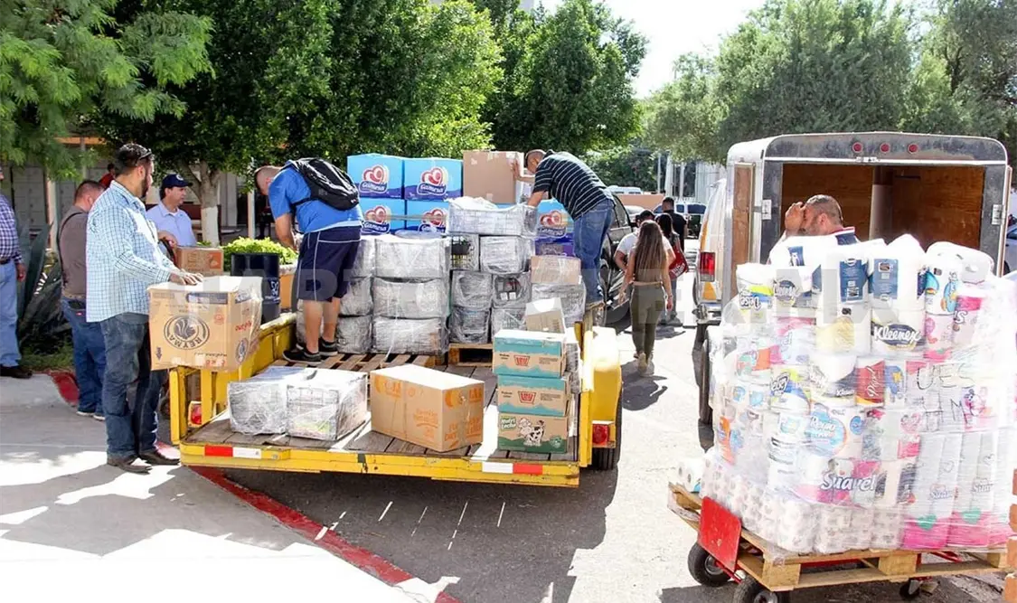 Estudiantes se solidarizaron para enviar diversos productos a los afectados. NTX