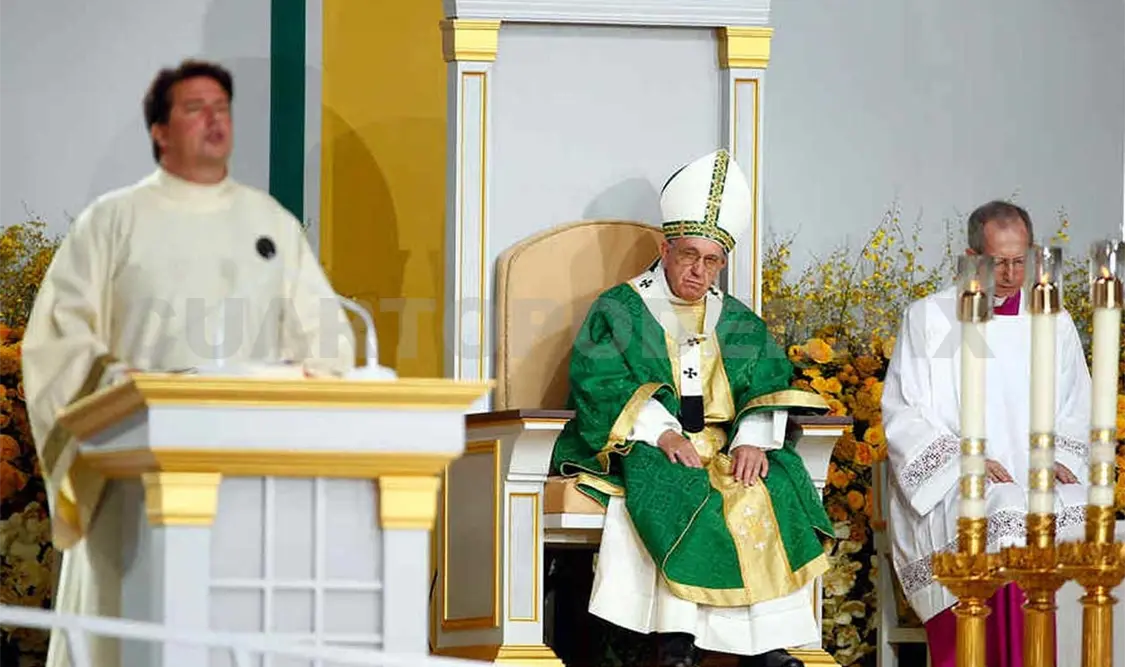“Sólo la oración puede vencer al gran acusador”, dijo el líder católico. Agencias