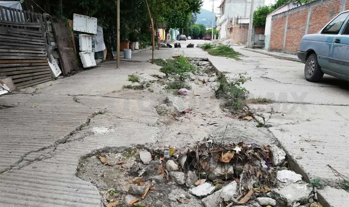 Calles en el olvido y autoridades con amnesia