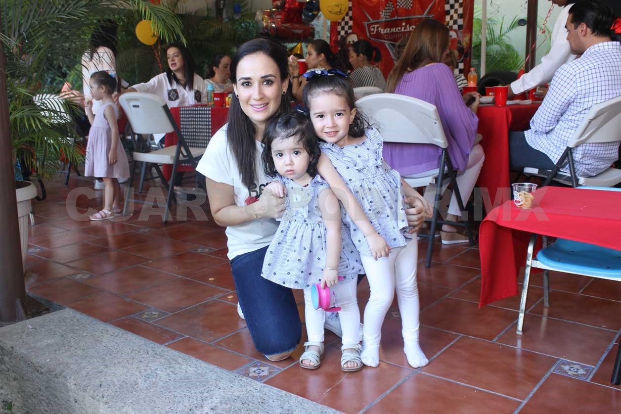 Tres velitas para Francisco