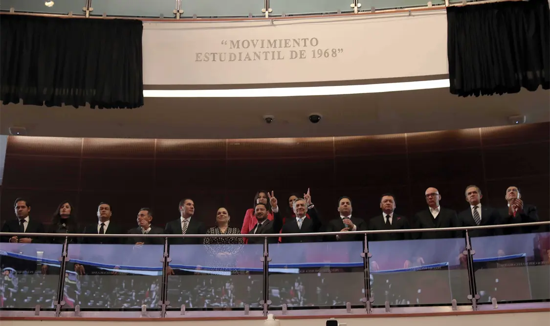 Develan inscripción Movimiento Estudiantil de 1968 en Senado