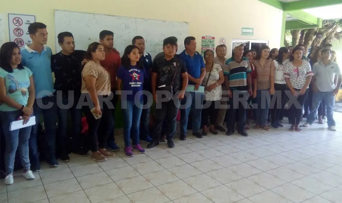Alumnos de Normal de Tuxtla Chico se encuentran sin clases