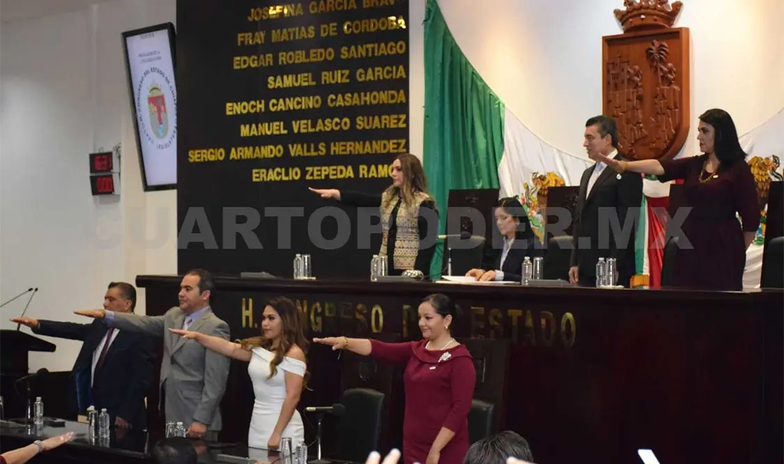 Asumen nueva legislatura local