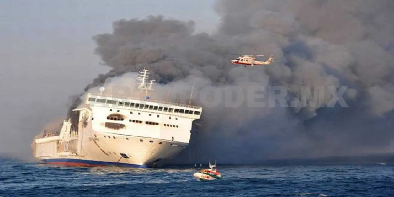Se incendia ferry con 335 personas a bordo