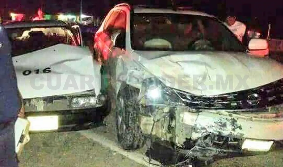 Por intentar ganar el paso, taxi choca