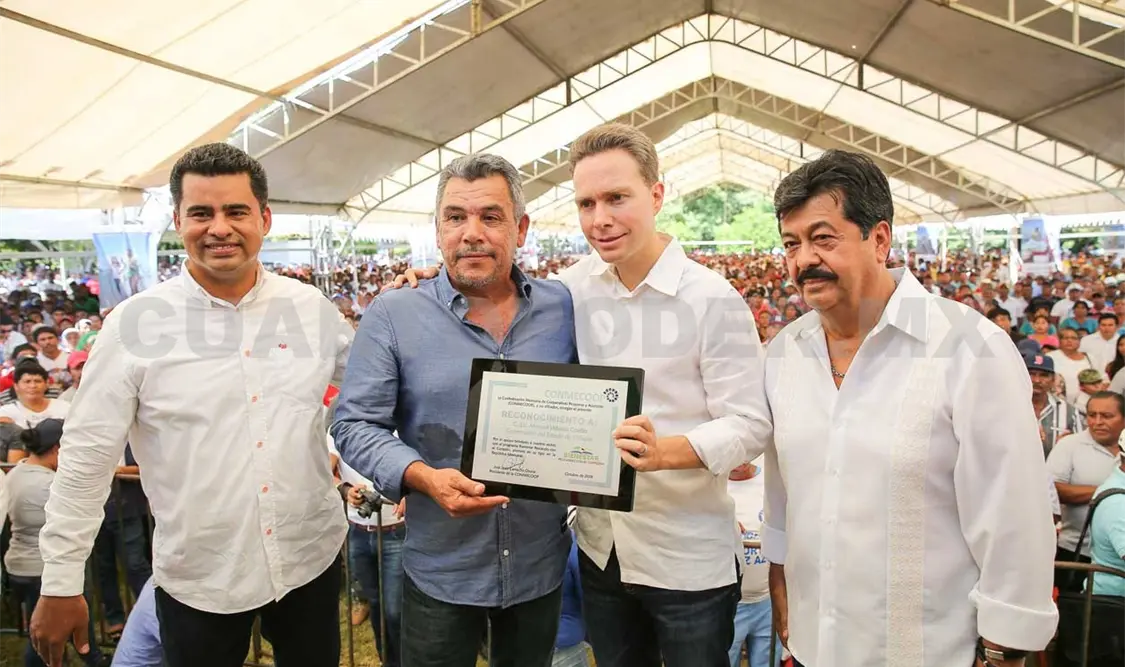 Recibe MVC reconocimiento de Cooperativas Pesqueras