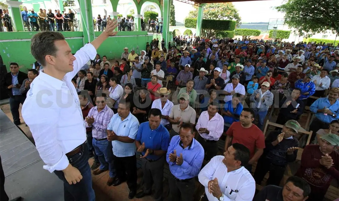 Apoyamos con insumos a quienes hacen producir la tierra: Velasco