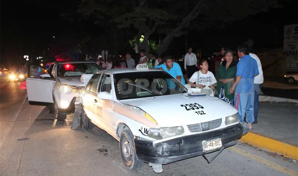 Carambola en libramiento Sur provoca daños