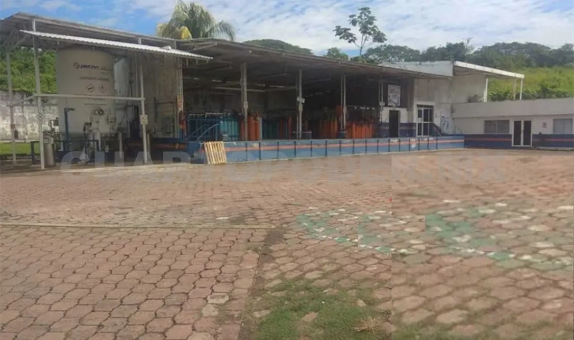 Asaltantes escapan con 10 mil pesos