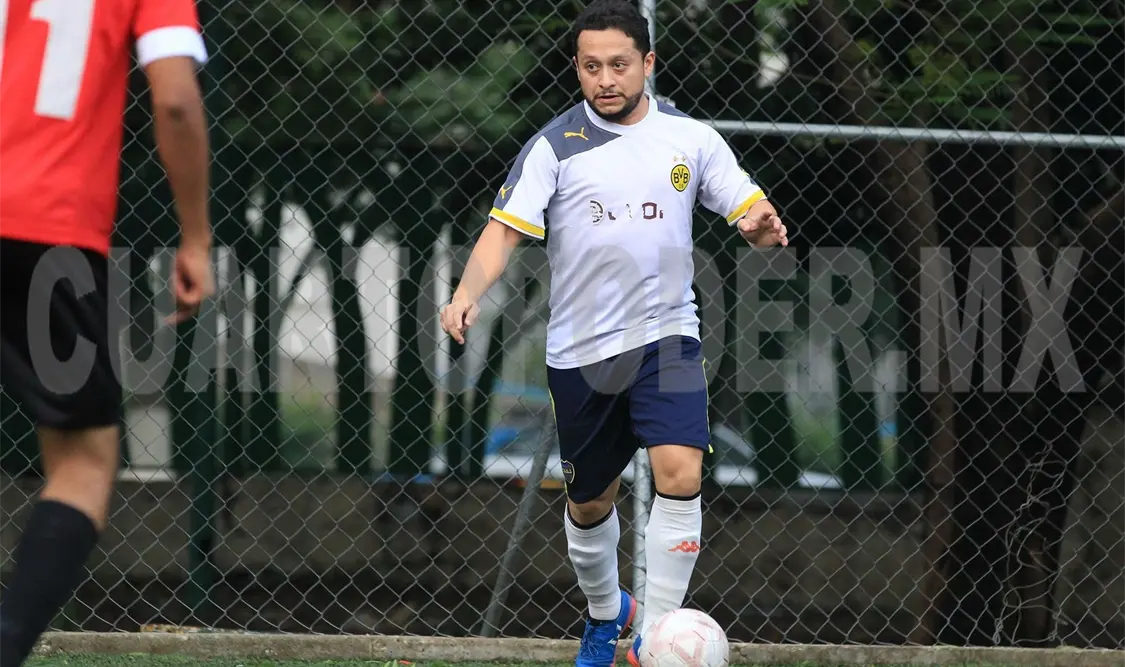 Con un muy apretado marcador de tres goles contra uno fue como Nueva Estrella logró superar a su similar de Abogados. Cortesía