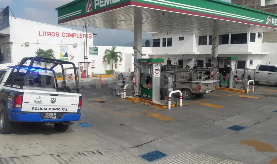 Armados se llevan un millón de pesos de una gasolinera