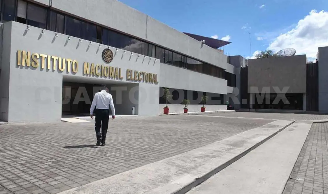 Por acoso, destituyen a alto funcionario del INE
