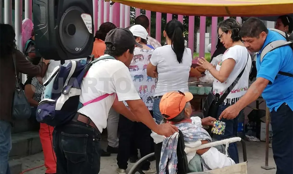 Burócratas en paro, generosos