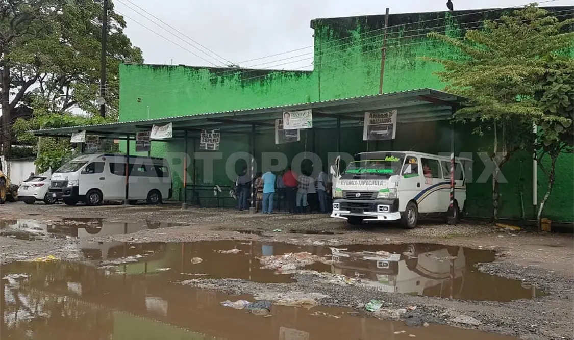 Trasladan terminal de transporte ejidal