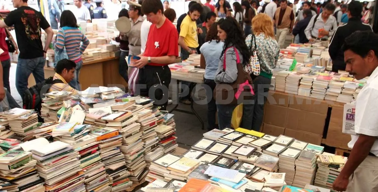 Entre una de las participantes se encuentra la chiapaneca Karla Gabriela Barajas, quien estará en el III encuentro de Minificción Juan José Arreola en el foro Sergio Pitol a las 14:00 horas. Cortesía