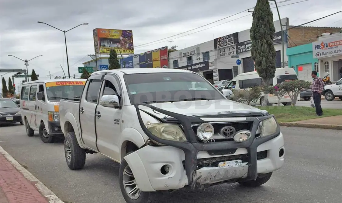 Choque en bulevar provoca caos vial