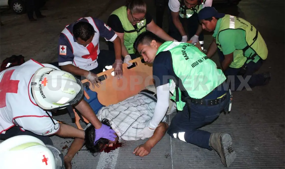 Auto “fantasma” embiste a peatón