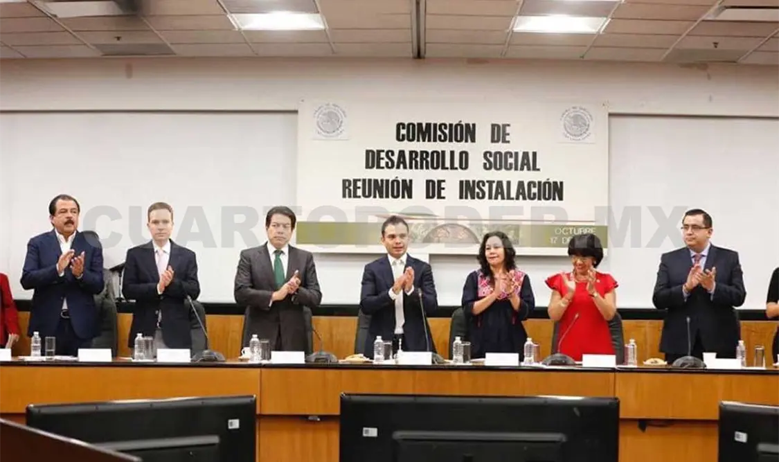 Participa Manuel Velasco en instalación de Comisión