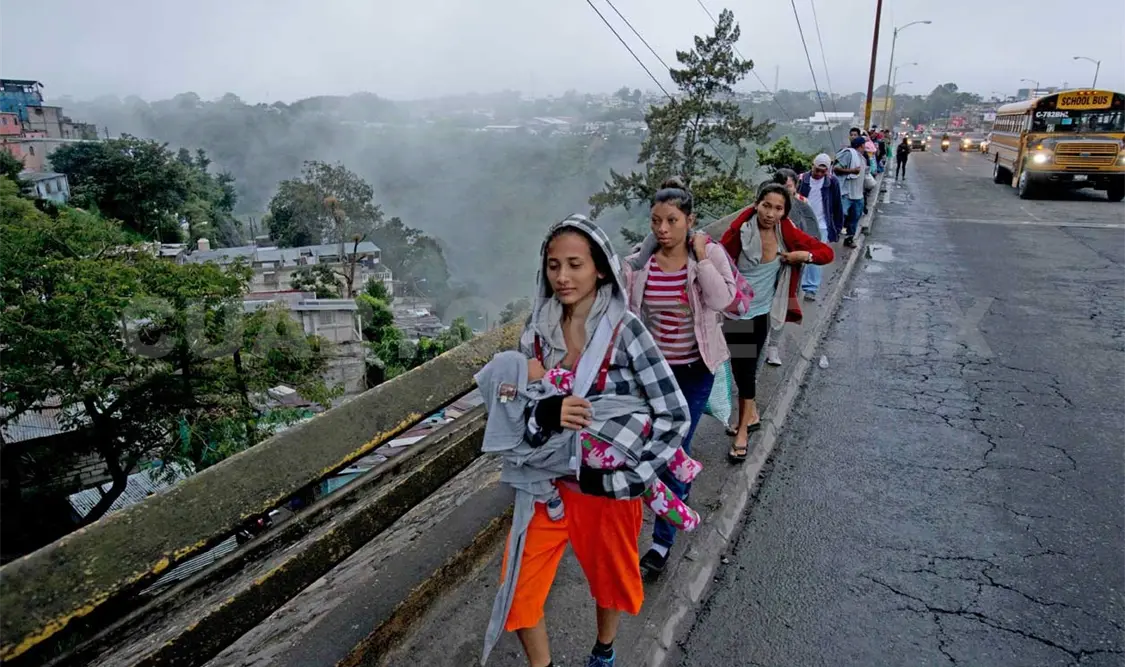 Migrantes varados esperan permiso humanitario