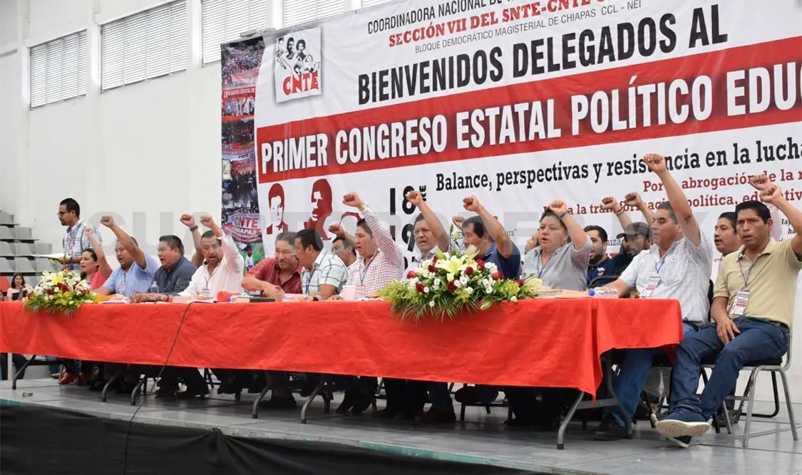 Analiza la CNTE reunión con AMLO en Chiapas