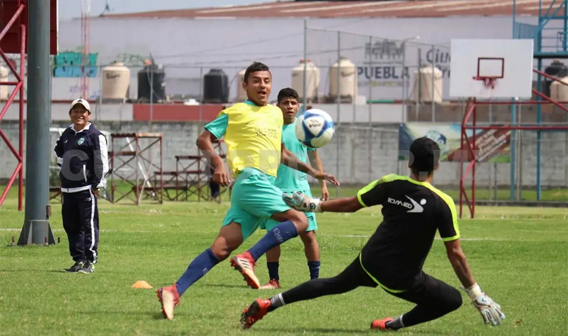 Contra el líder será importante sumar: Cristian Cruz