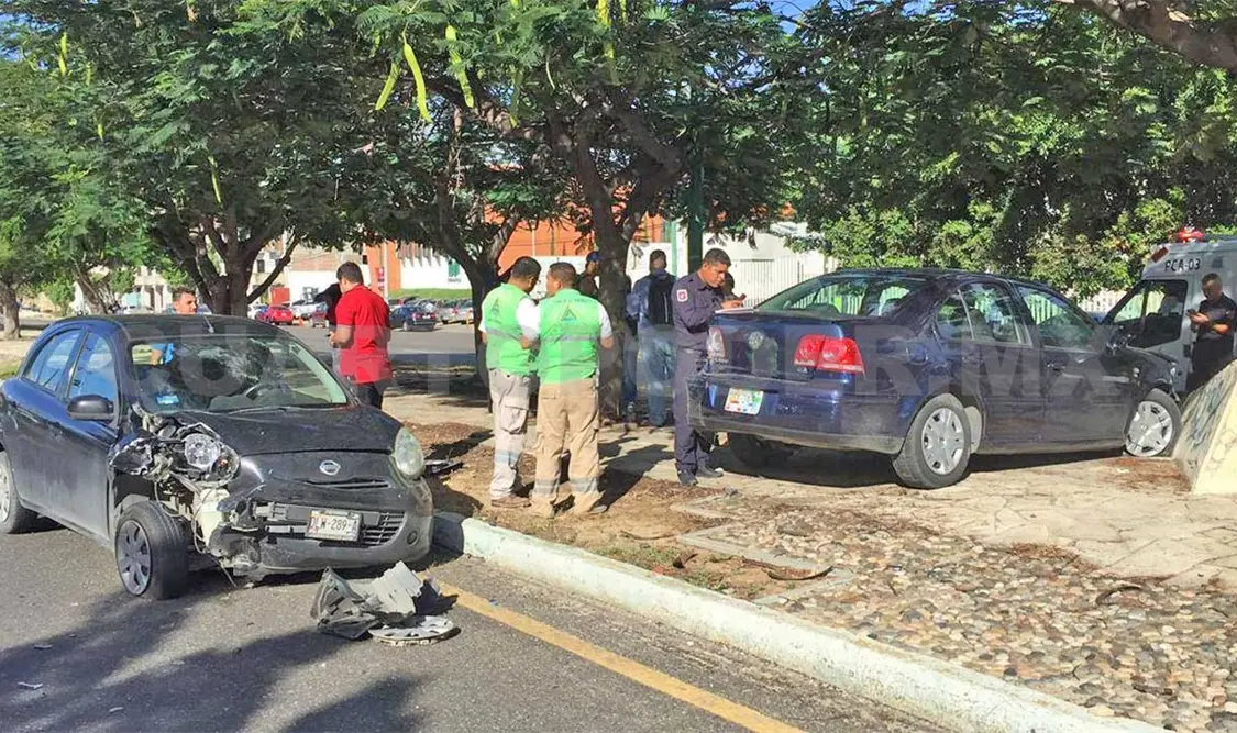 Choque de particulares deja dos mujeres lesionadas