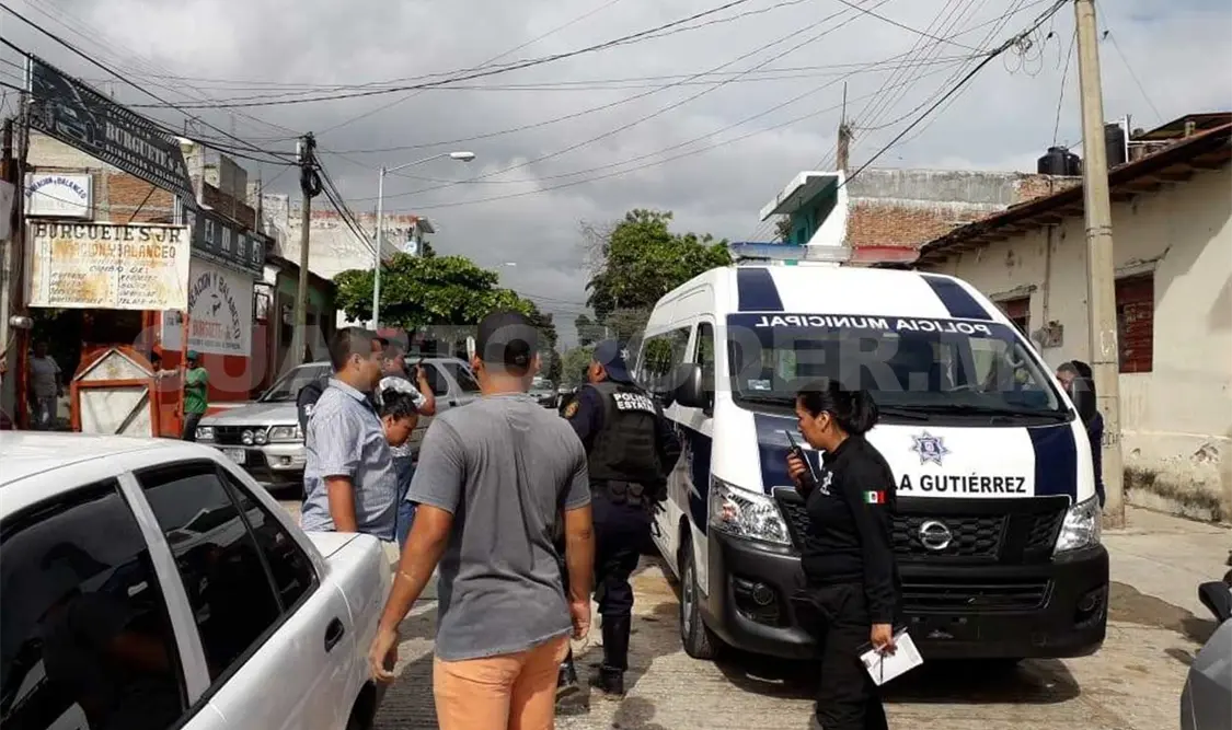 Detienen y golpean a violento asaltante