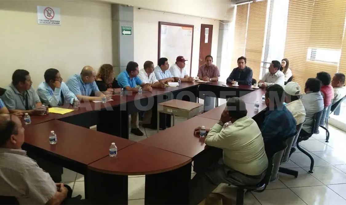 Atienden a concesionados de Venustiano Carranza