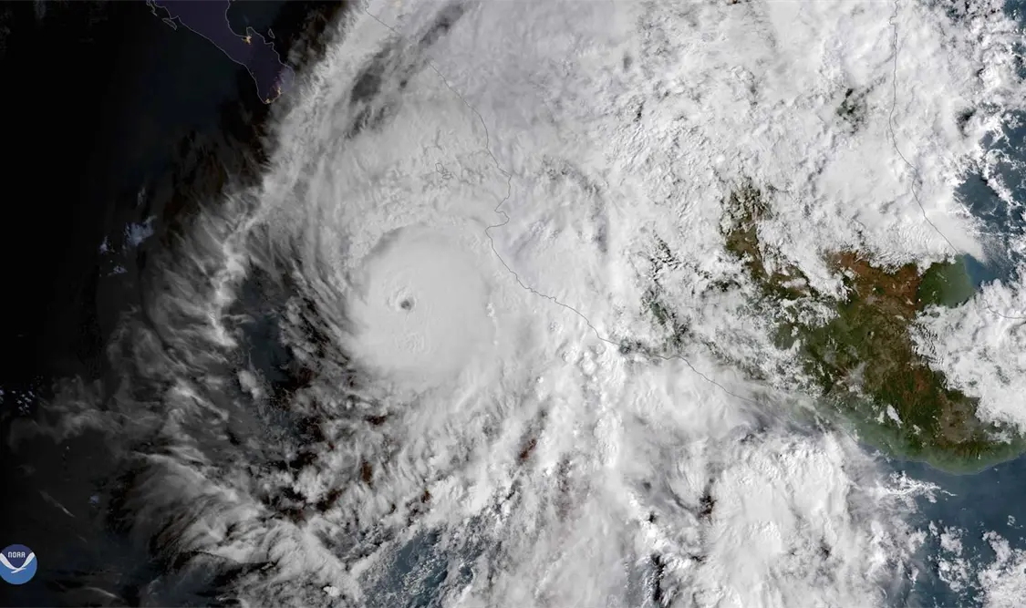 Peña Nieto anuncia instalación del Comité Nacional de Emergencias por huracán Willa