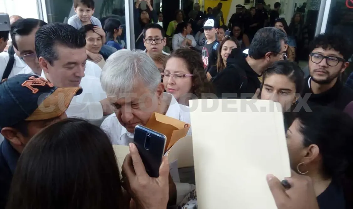 Presentan a AMLO inconformidades en la Unicach