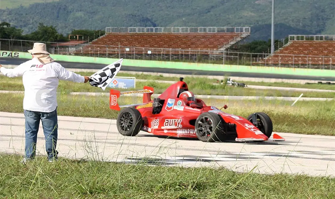 Aury Racing Team sorprende en la 8ª fecha