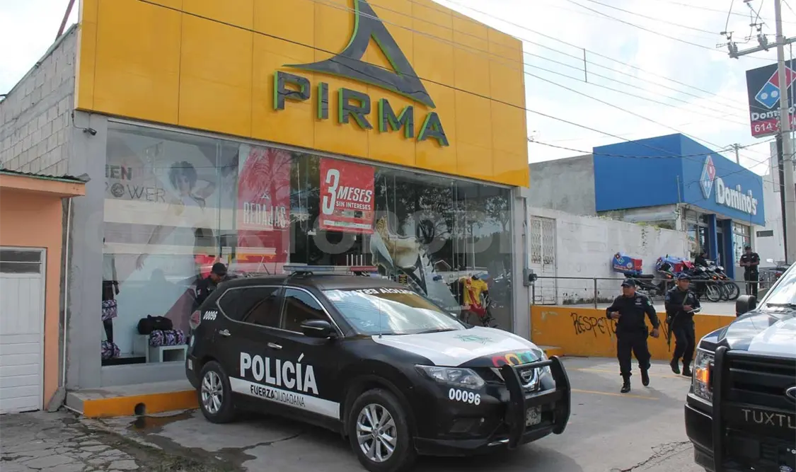 Sujeto armado asalta tienda de deportes