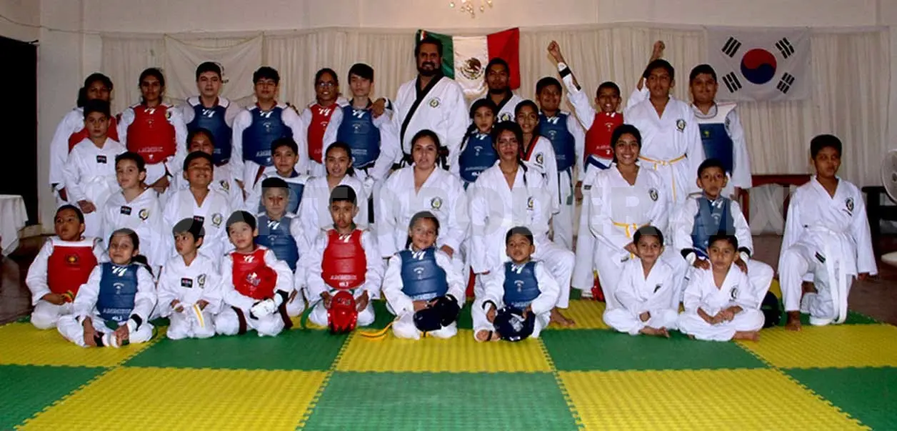Aplicaron Examen de Grados Kups y Parciales